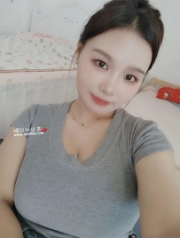 燕芳  160 50 E 30歲 #高雄 微肉大奶妹會乳交 #無套吹~ 圓潤肥...