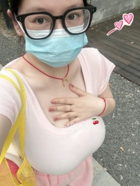 小雅 160 G 27歲  #高雄  人妻巨乳  #不抽煙   會上搖體力好 ...