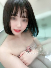 #嬌小清純推薦  ღ凱琳 160 46 C 21歲    洗澡之後身上還時不...